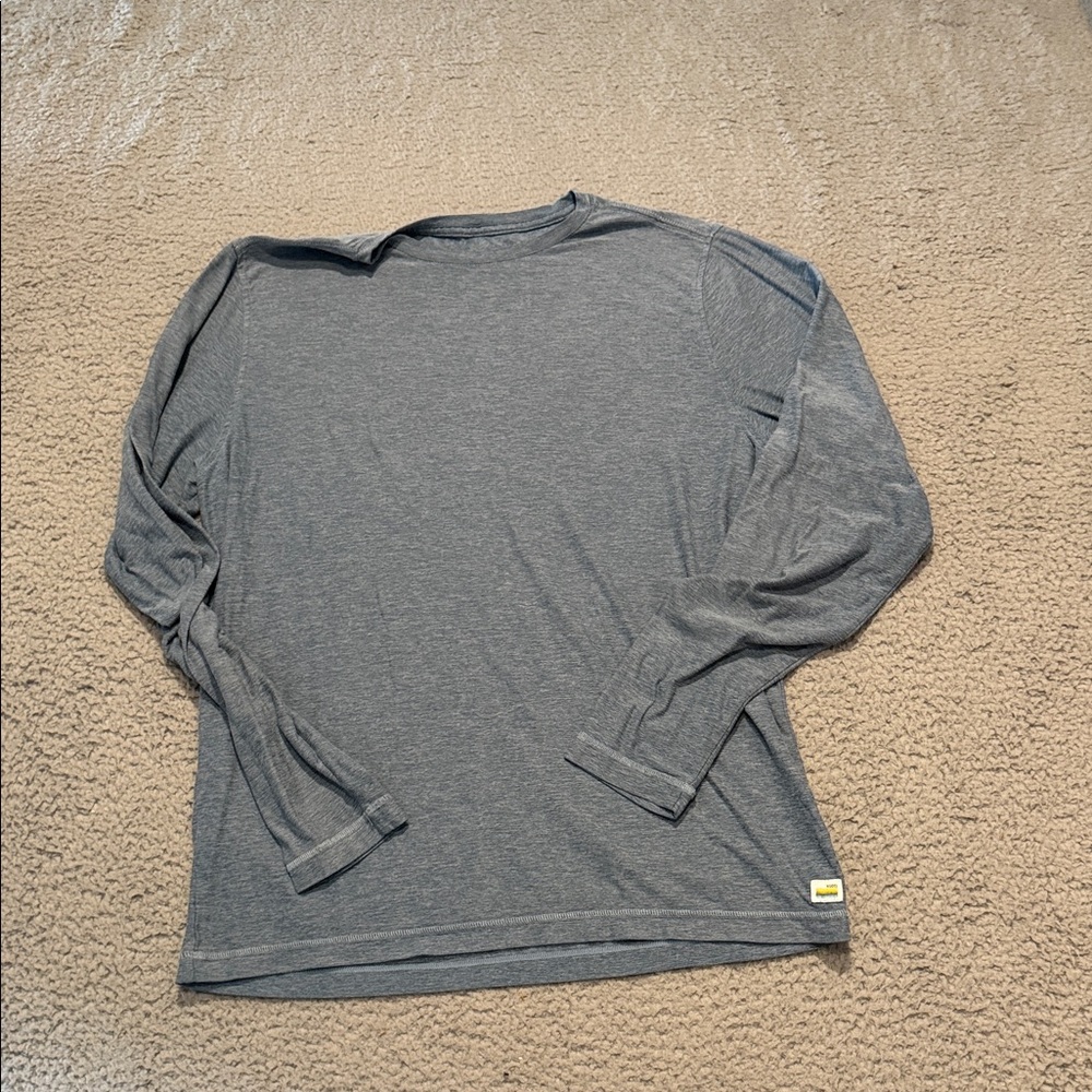 VUORI Long Sleeve Strato Tech Tee size M